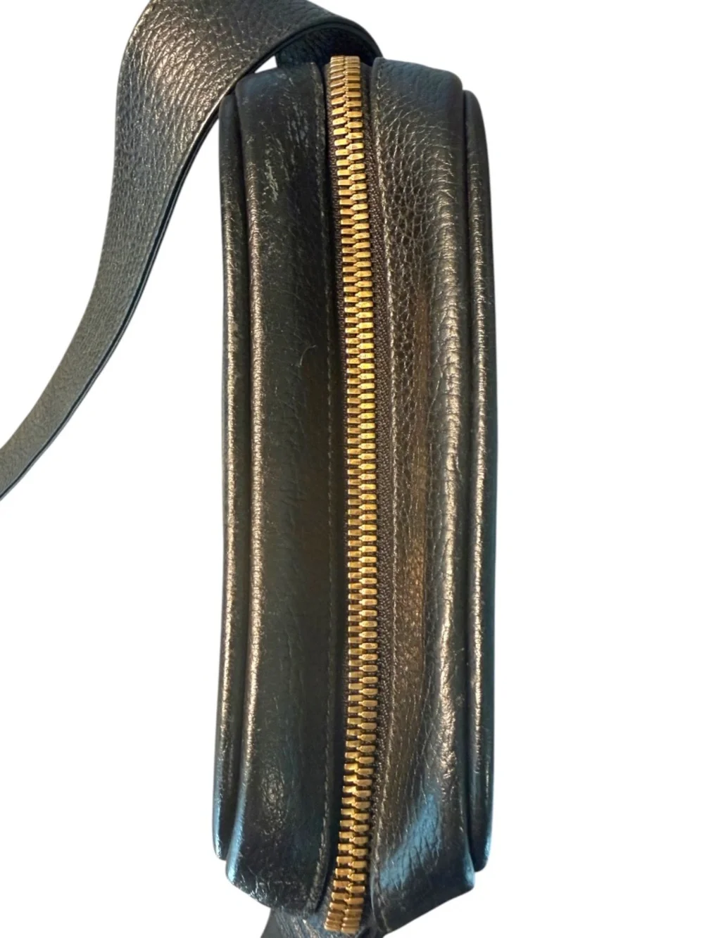 Gucci black pebbled
